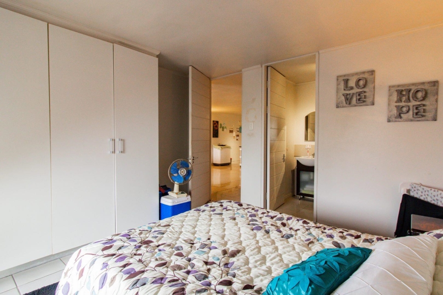 2 Bedroom Property for Sale in Gansbaai Central Western Cape